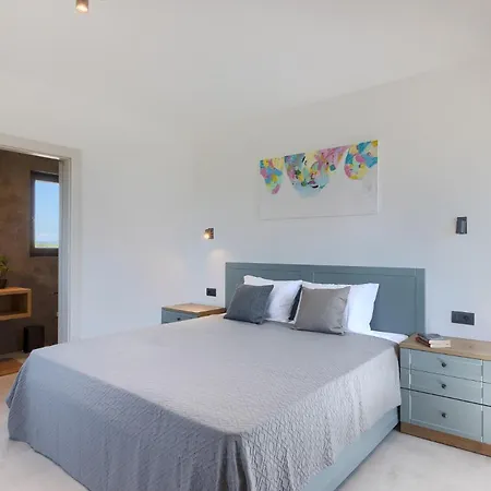Sirola Near Pula For 8 Persons With 36 M2 Private Pool & Kids Activities