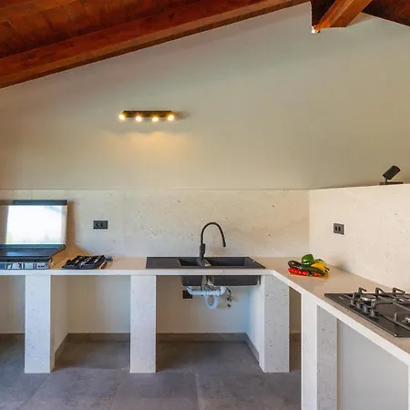 Sirola Near Pula For 8 Persons With 36 M2 Private Pool & Kids Activities ヴィラ