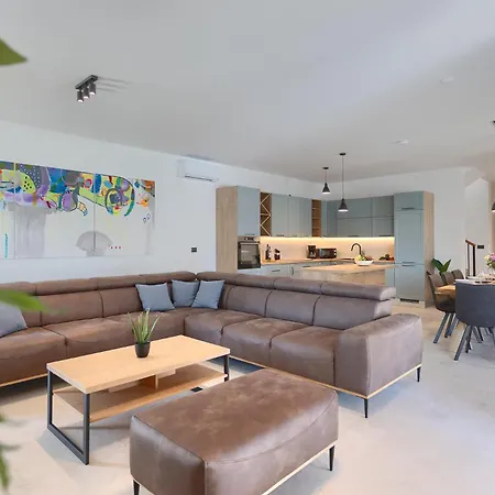 Sirola Near Pula For 8 Persons With 36 M2 Private Pool & Kids Activities 빌라 Valtura