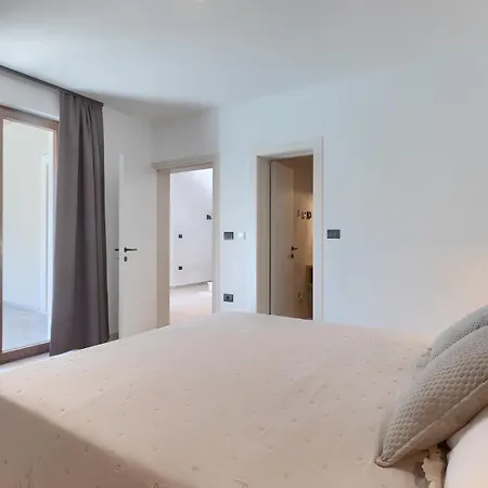 Sirola Near Pula For 8 Persons With 36 M2 Private Pool & Kids Activities 빌라 *