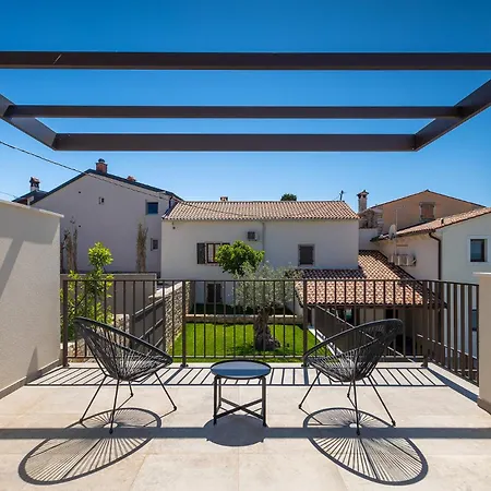 Sirola Near Pula For 8 Persons With 36 M2 Private Pool & Kids Activities *